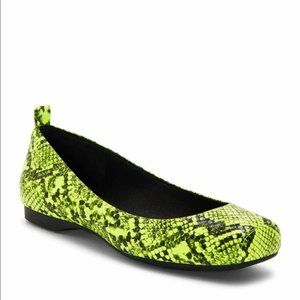 NEW Jessica Simpson Collection Neon Yellow Snake Python Mickella Slip On Flats